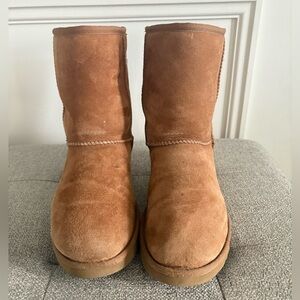 Women’s size 7 classic short chestnut Uggs